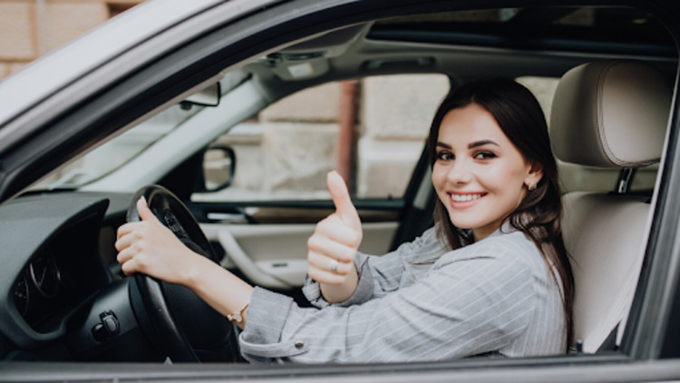 5 Ways A Driving Instructor Can Keep You Out of Trouble